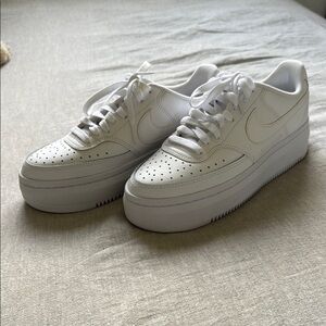Women's White Nike Air Force 1’s ✔️